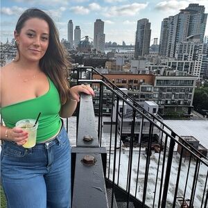 Meet your Posher, Naydene